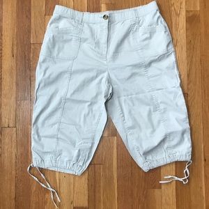 EXCELLENT CONDITION Karen Scott Capri Pants